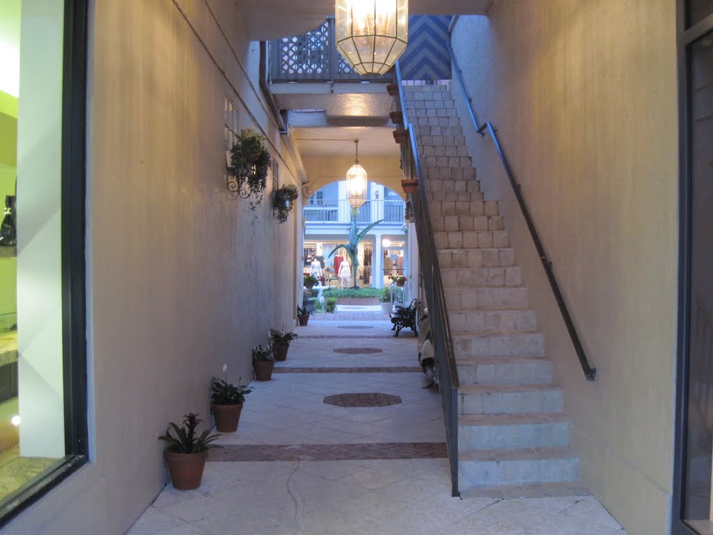 Alley, Palm Beach