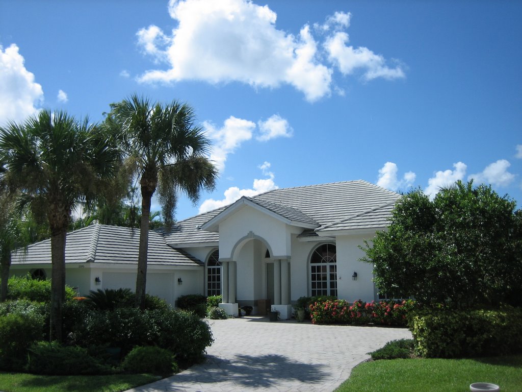 2090 Imperial Circle & Imperial Golf Course properties @ www.BuyUpNaples.com