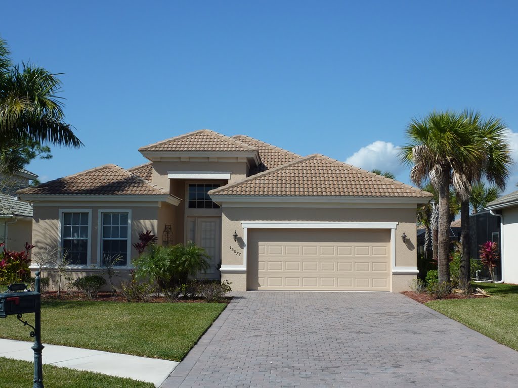 Delasol, a Single Family Community www.BuyUpNaples.com