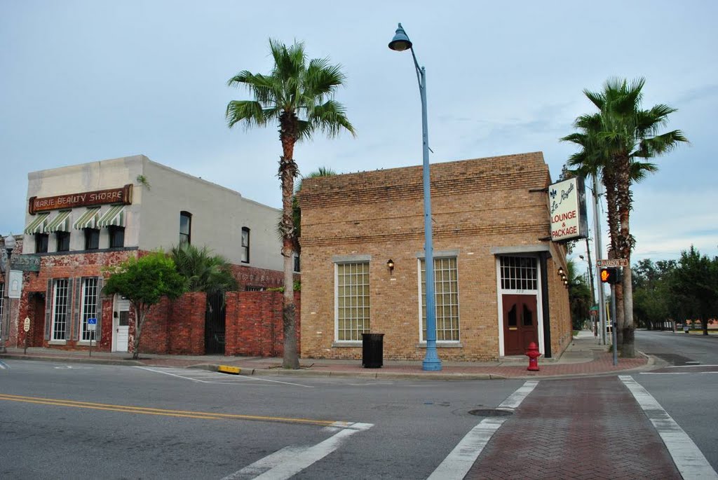 La Royale Lounge - Panhandle Style