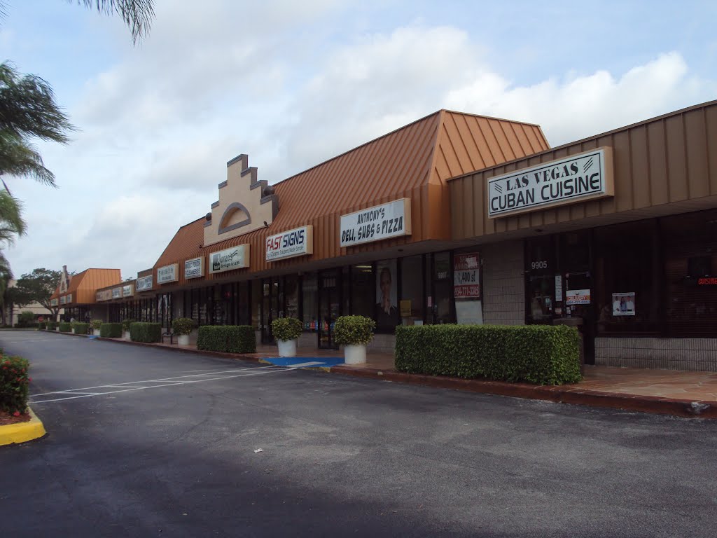 Las Vegas Cuban Cuisine Restaurant-Shopping plaza