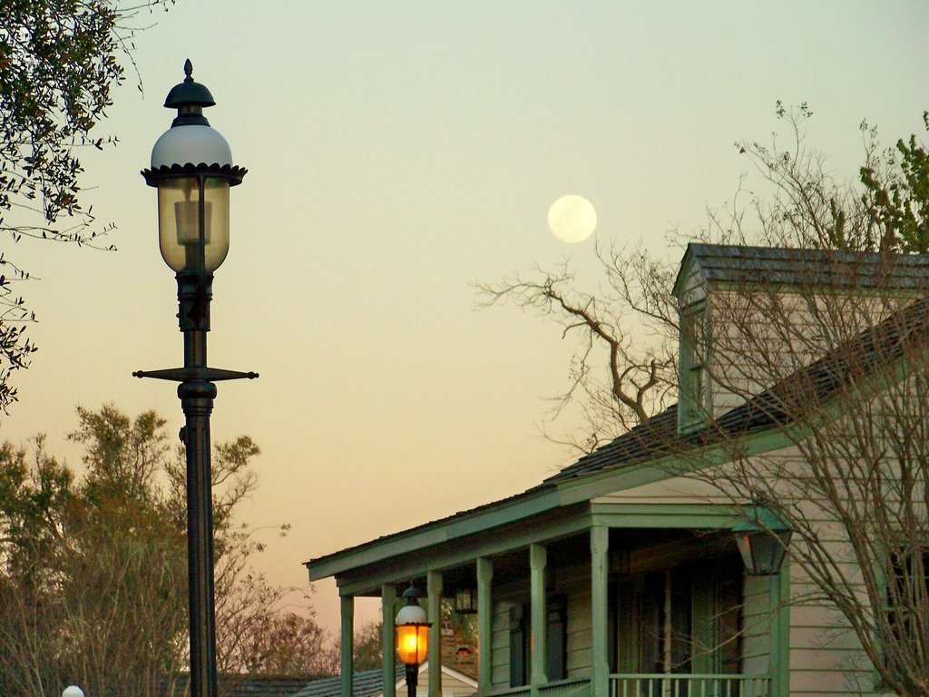 Historic Tivioli High House at sunset
