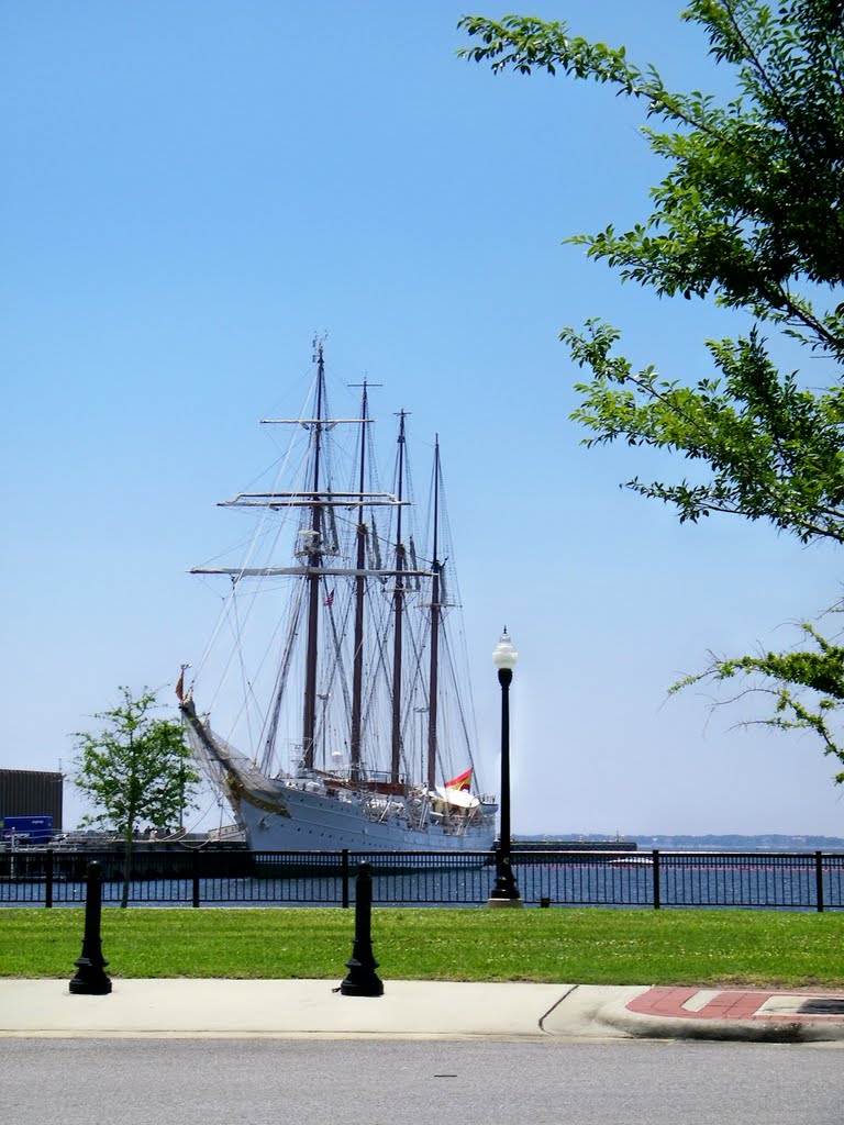 Fiesta of 5 Flags celebration with Spanish tall ship