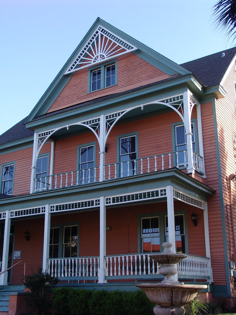 early Victorian house, North Hill, Pensacola (12-30-2011)