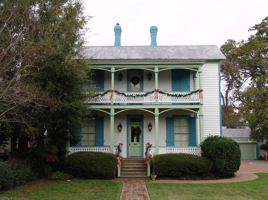 Southern Victorian, Seville Quarter, Pensacola (12-30-2011)