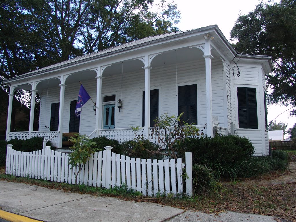 Victorian Cottage, Seville Quarter, Pensacola Fla (12-30-2011)