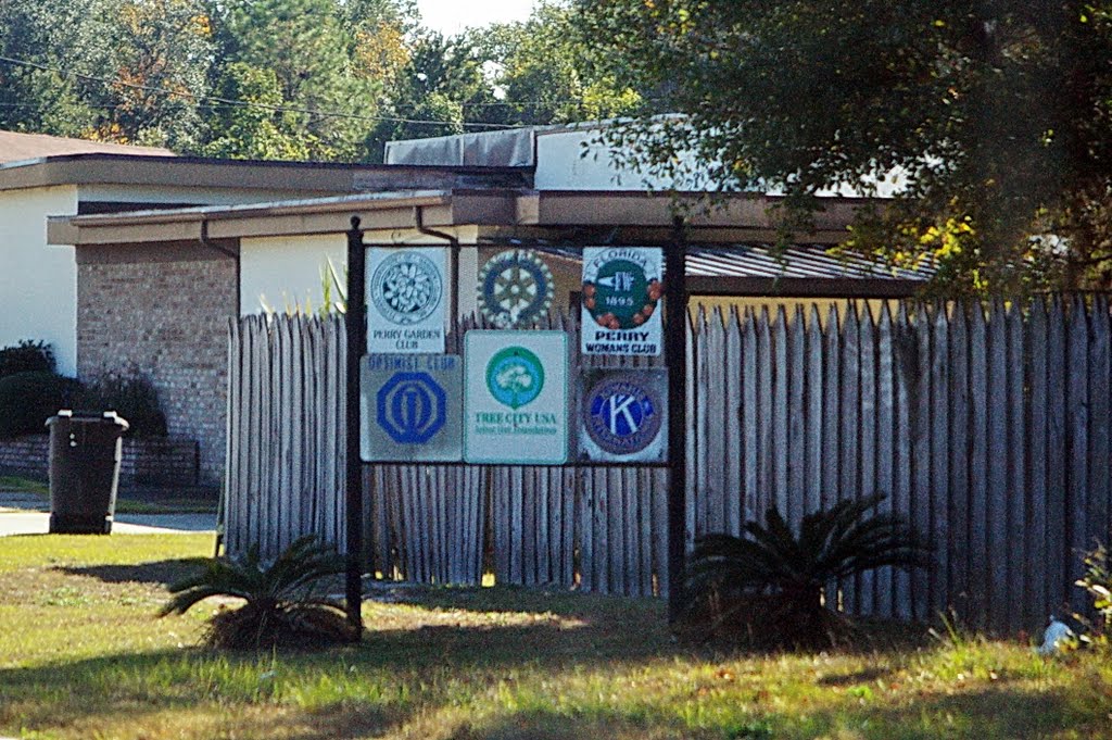 2010 Perry North, FL, USA - along the highway  - group signs