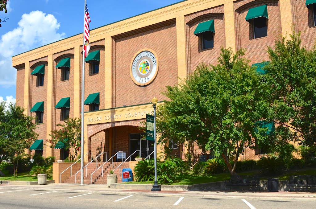 Taylor County Courthouse, Perry, FL