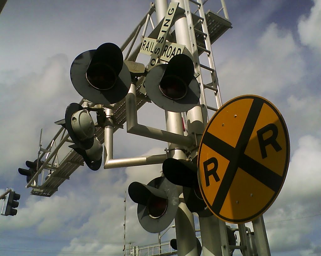 NE 3 ST Grade Crossing Cantilever Pompano Beach, Florida