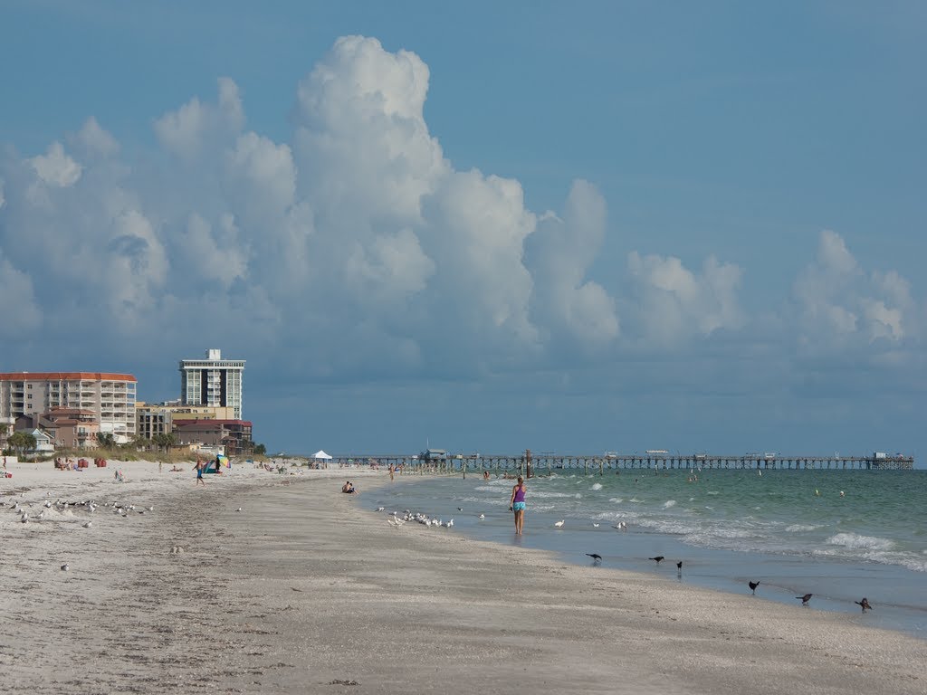 Friday afternoon on the beach north of Redington Pier