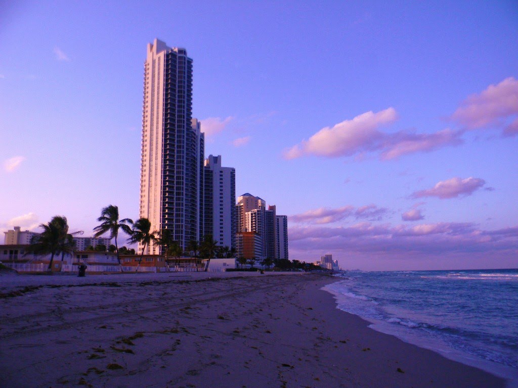 PLAYA DESPIDIENDO EL DIA