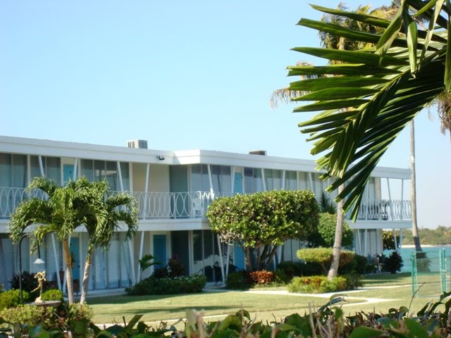 DEXTERS APT IN BAY HARBOR ISLANDS