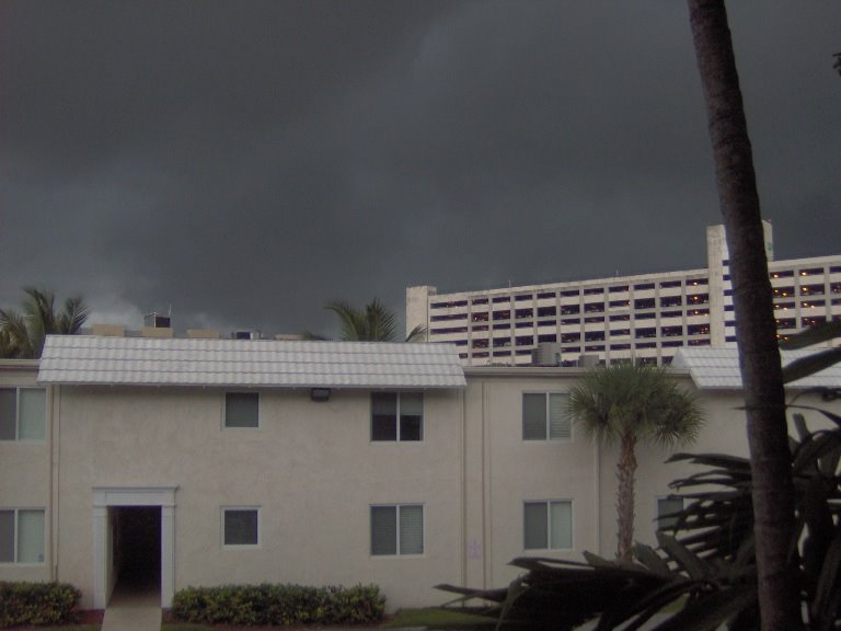 Thunderstorm at Dadeland ( Miami )