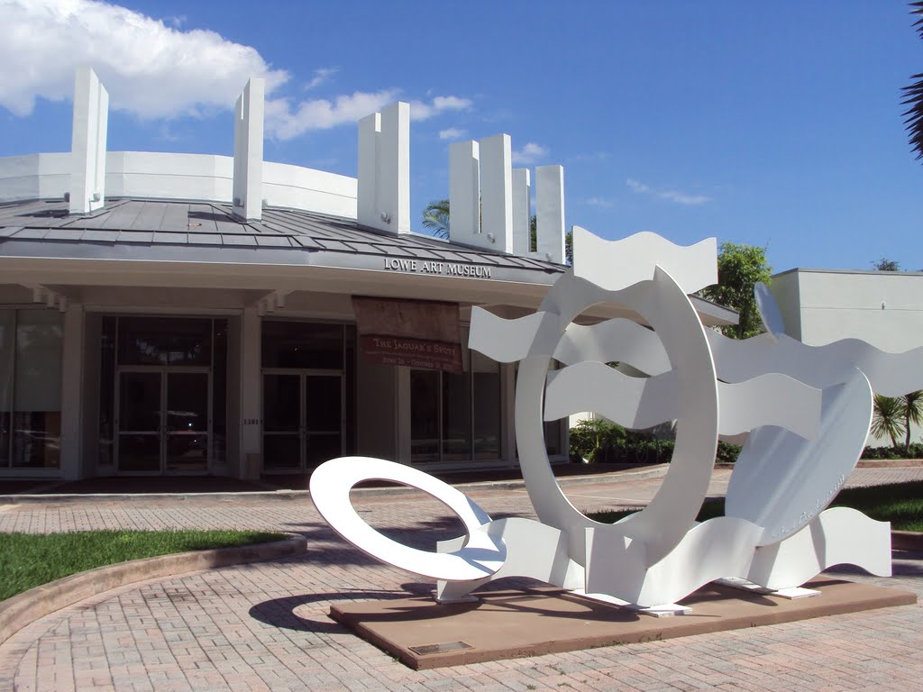Sculpture by Lowe Art Museums entrance-University of Miami