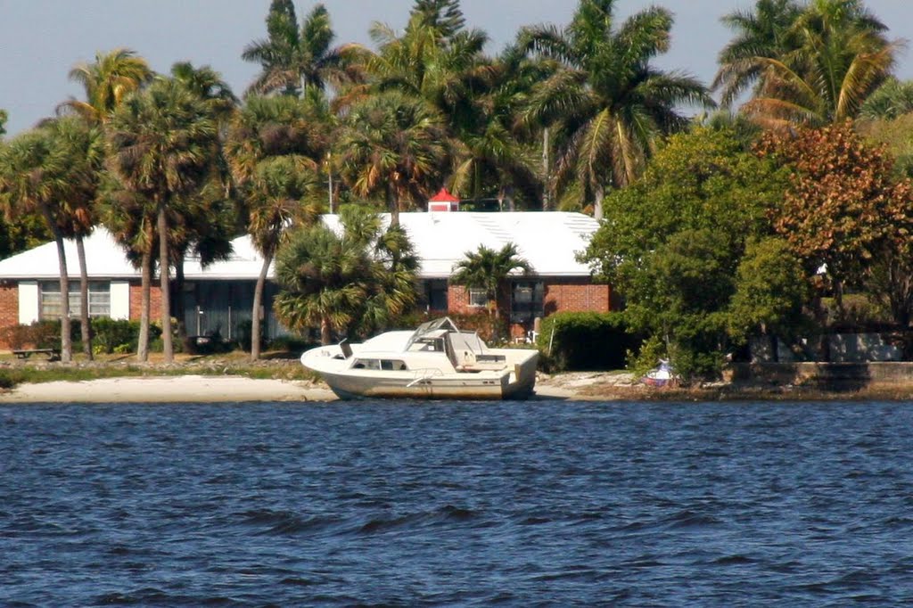 Aground and abondened Lake Worth FL