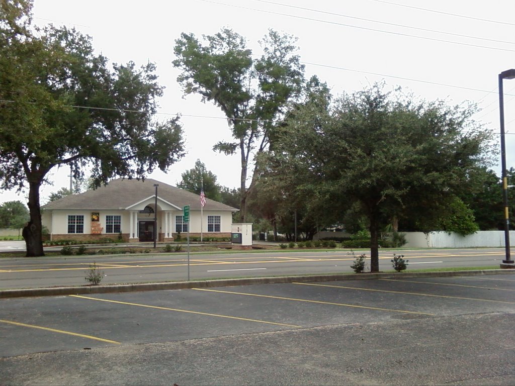 Brandon Post Office - Looking N