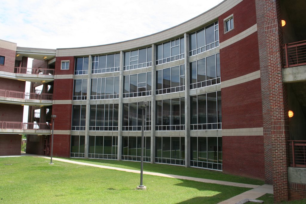 FAMU School of Business & Industry  (Courtyard)