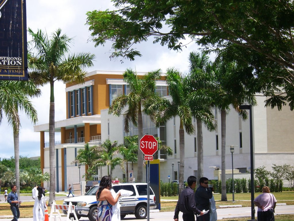 FIU,  Building.