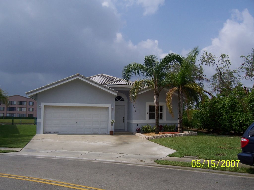 9914 NW 76th Street