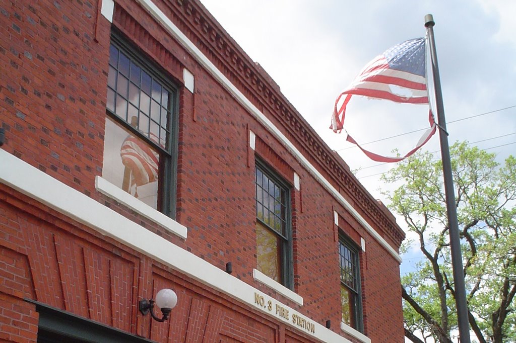 Tampa fire station No 3, Hyde Park (4-2006)