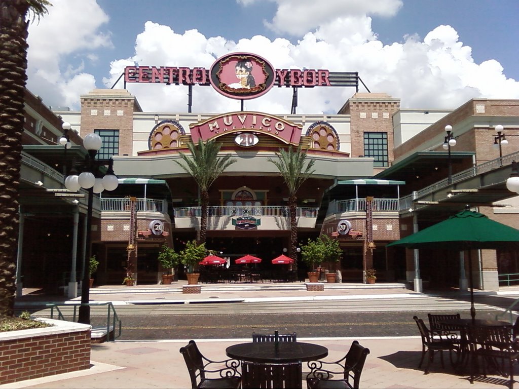 Centro Ybor - Looking N
