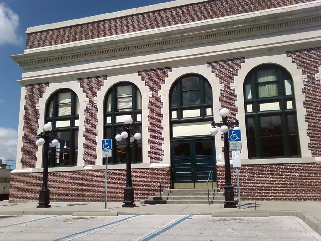Tampas Amtrak downtown station - Looking NW