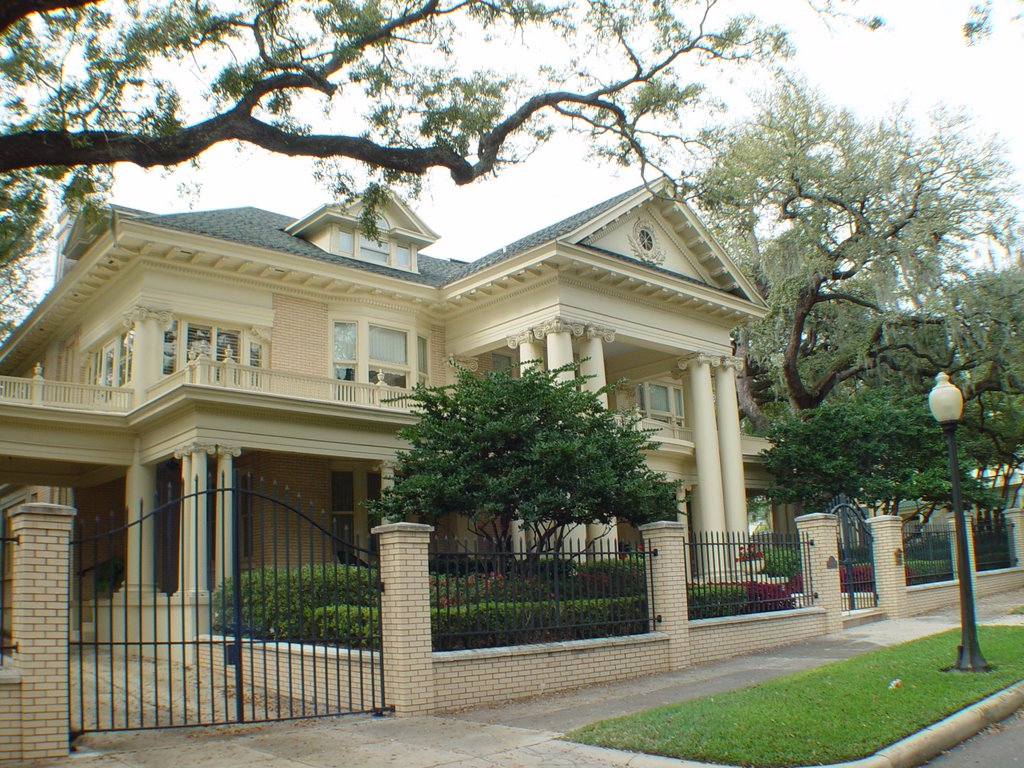 1910 senator Henderson house, Tampa, Florida (1-2007)
