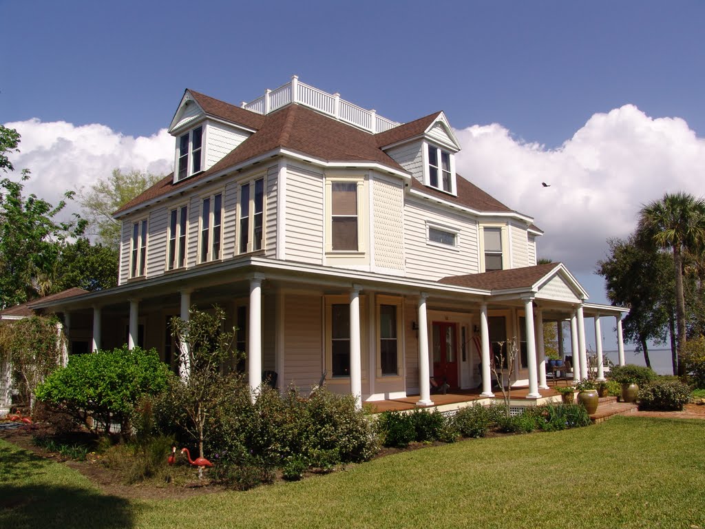 1882,1891 Wager house, freshly restored, Titusville (2-24-2011)
