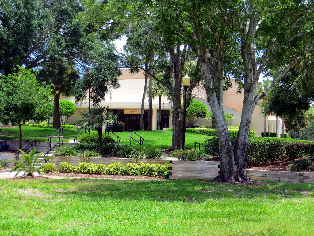 The Schmidt Auditorium - Forest Lake Academy (07/2012)