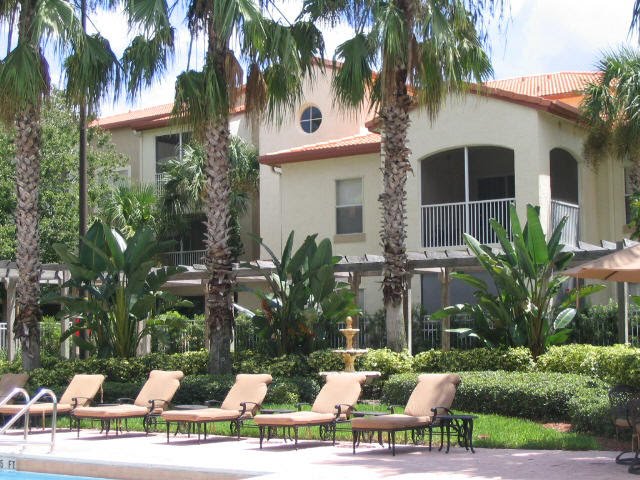 Bona Vista 10 Building Condo Community - Tile Roof
