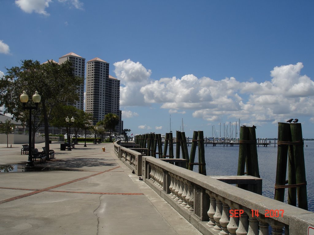 CENTENIAL PARK, FORT MYERS