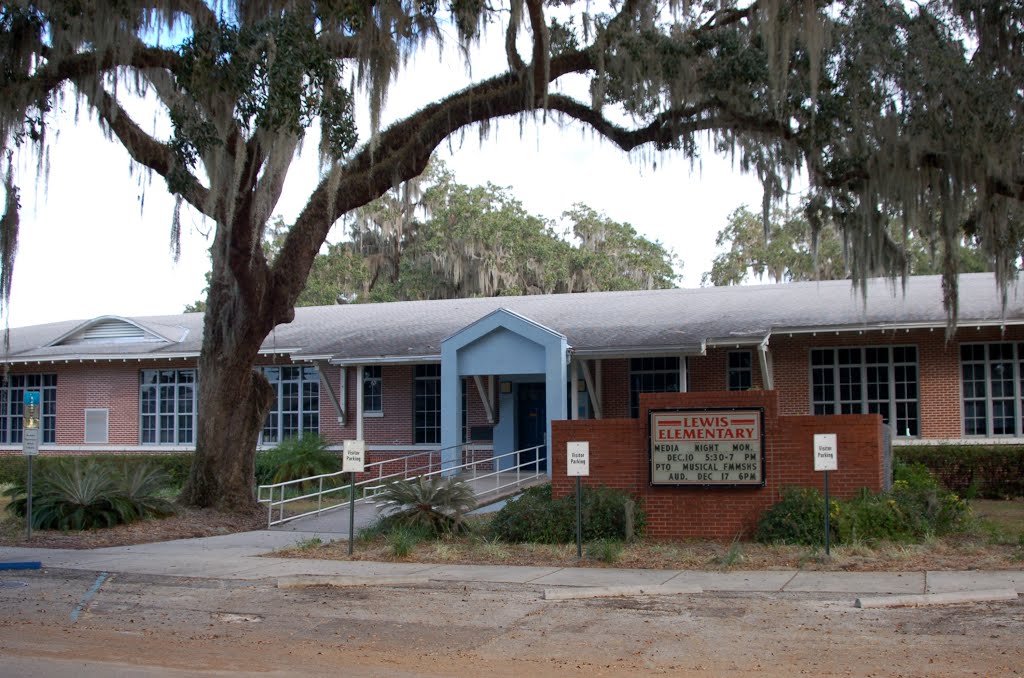 Lewis Elementary School at Fort Meade, FL