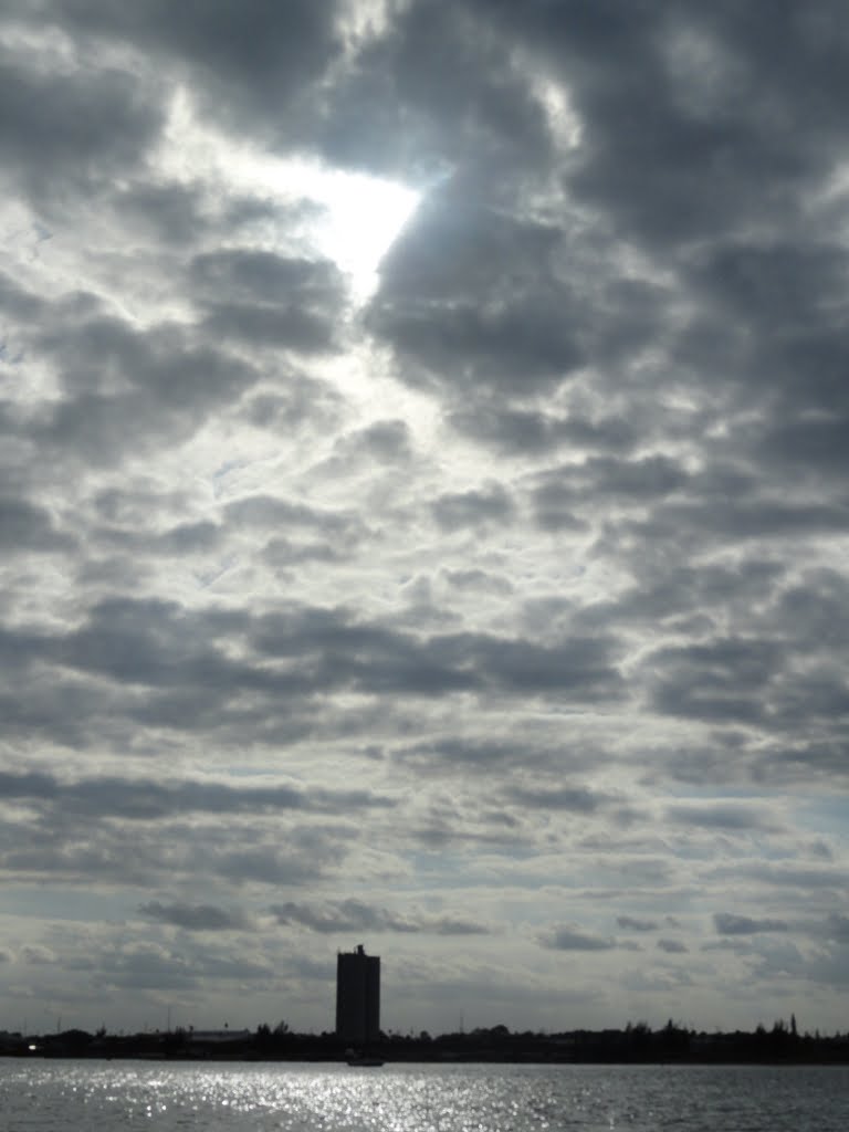 Cloudy day on the Intercoastal
