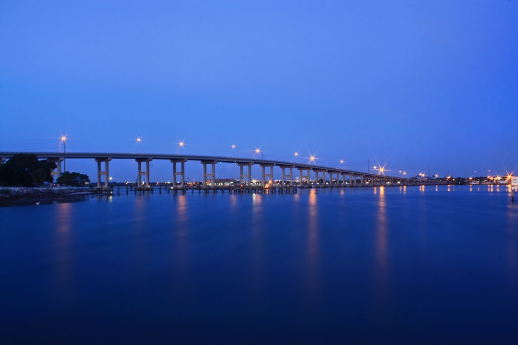 south bridge before sunrise