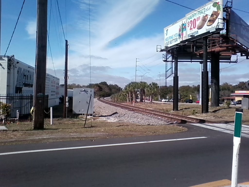 train tracks along busch blvd