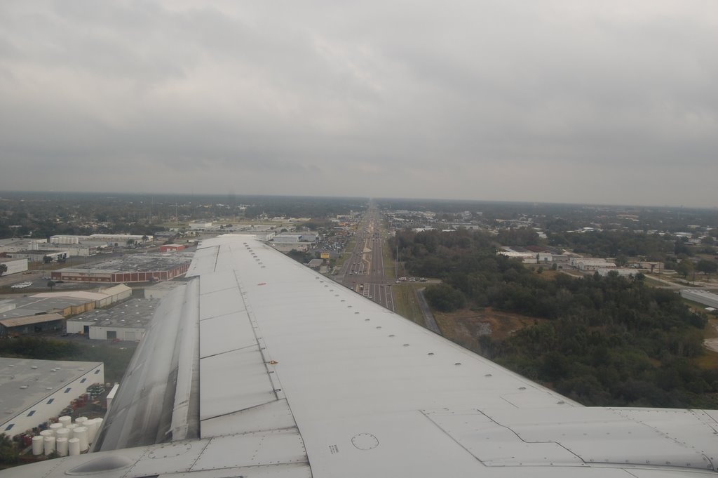 Crossing over Hillsborough Ave before touchdown