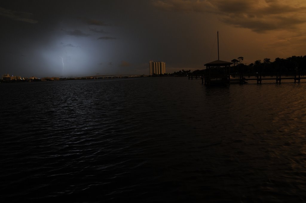 DAYTONA BEACH BY THE RIVER
