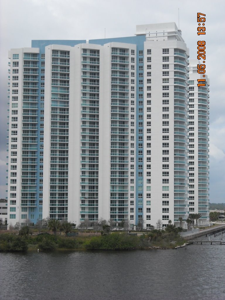 Marina Grande Condos