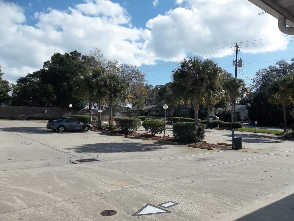 Arthur Kowitz Realty - ample parking lot