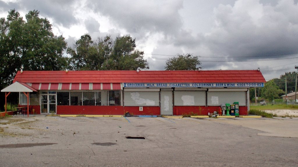 2009 Vacant store, 7th St. SW - Winter Haven, Fl