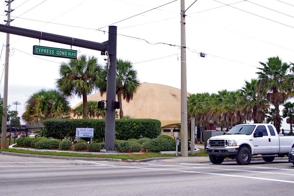 2012, 02-09 Winter Haven, FL, USA - Orange Dome prior to demolition