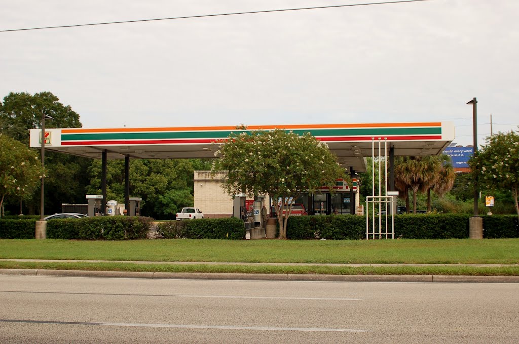 7 Eleven Store and Gas Station at Eloise, FL