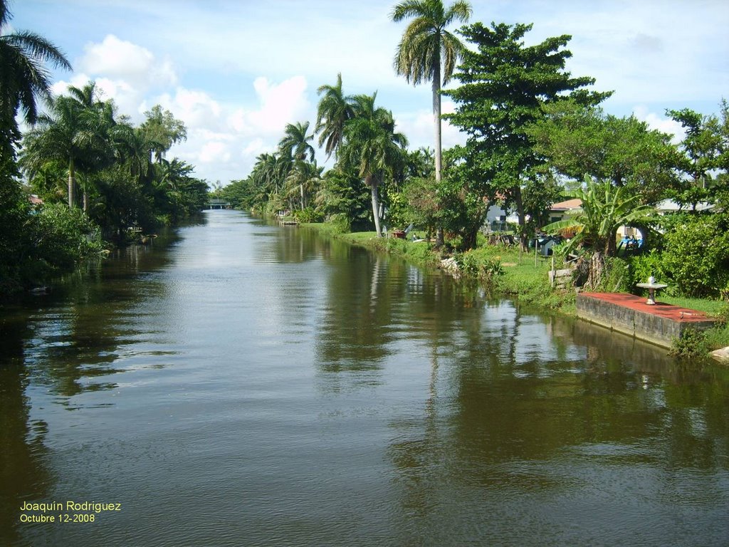 Canal de West Little River