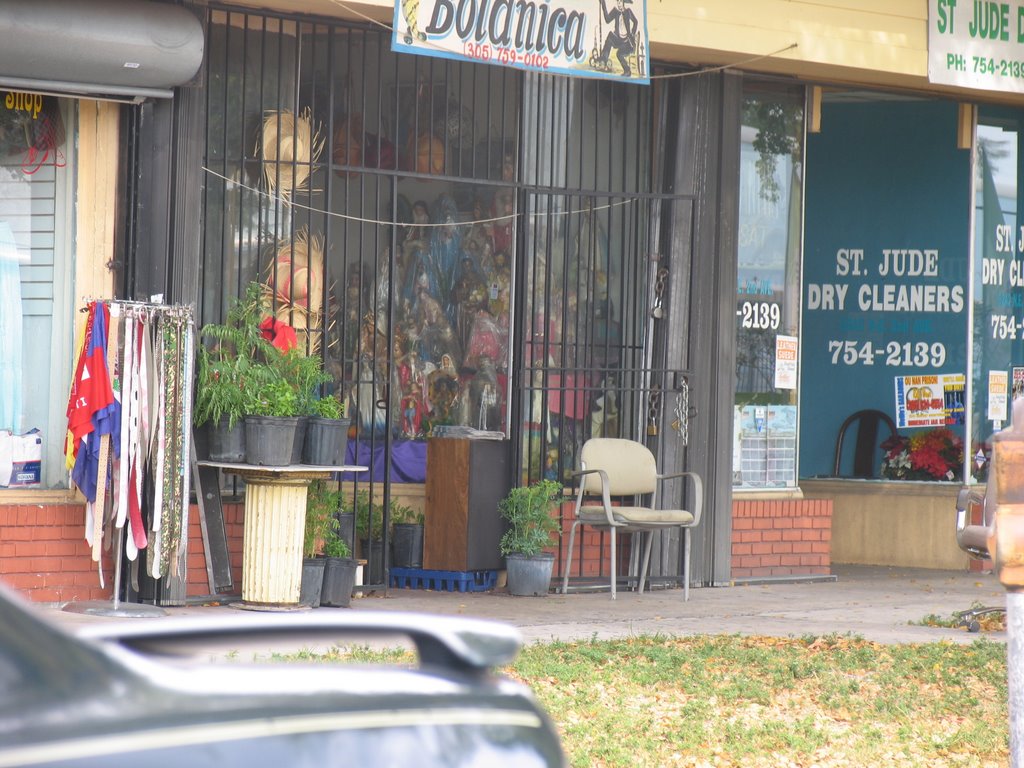 Speaker30 82 St NE 2nd Ave, Miami.