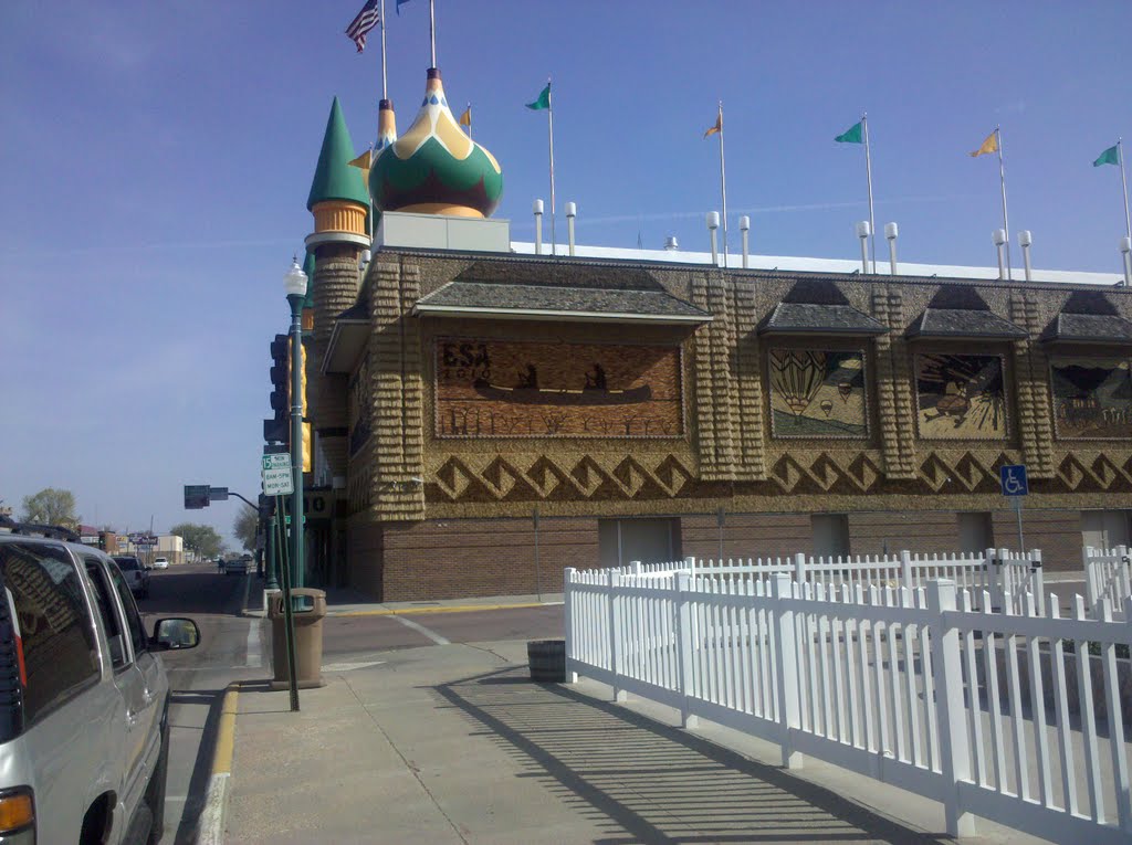 2010-04-19 10.09.39 Corn Palace