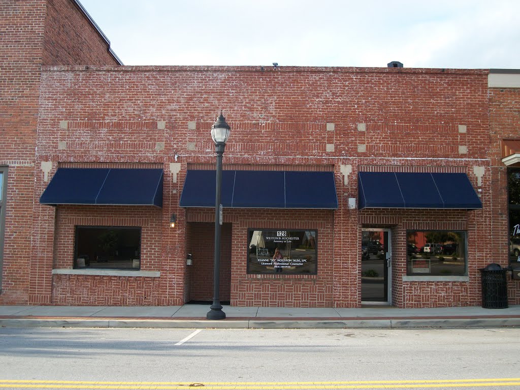 128 Maxwell Avenue Office Building