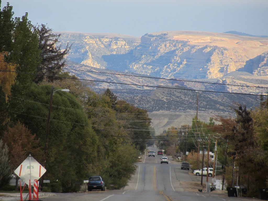 %00 East 150 North Vernal, Utah looking North toward the mountains and the mine.