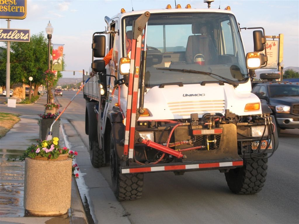 Vernal Utah Unimog flower watering truck 06-17-08