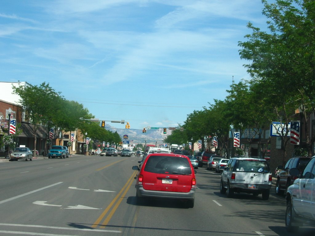 Vernal Main Street looking East near Vernal Avenue