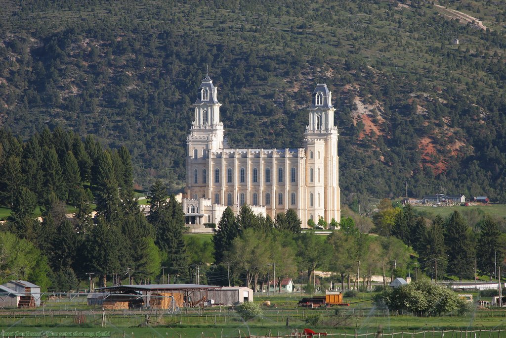 Manti Temple in springtime